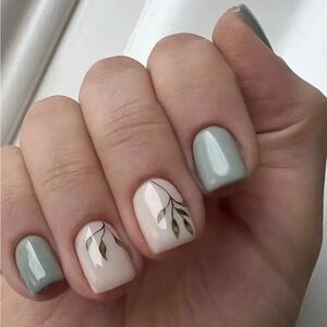 24 pcs Green and Cream Leaf Nail Art press on nails